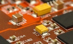 如何保證SMT貼片機(jī)在操作過程中的穩(wěn)定性和可靠性？